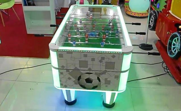 Fussball-Kicker mit Münzeinwurf